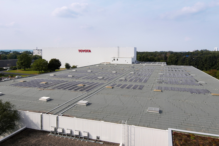 Toyota tankt neue Sonnenenergie