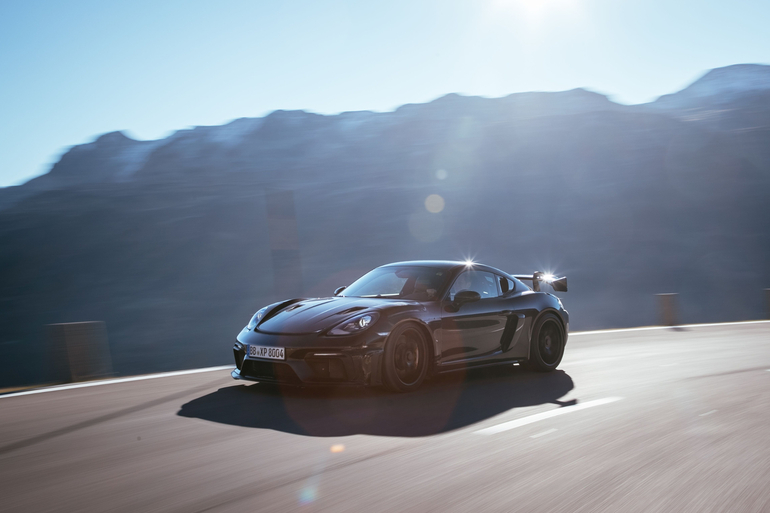 Scharf im Test: der Porsche 718 Cayman GT4 RS