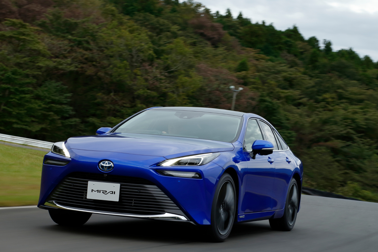 Toyota überzeugt mit Mirai und Yaris Hybrid