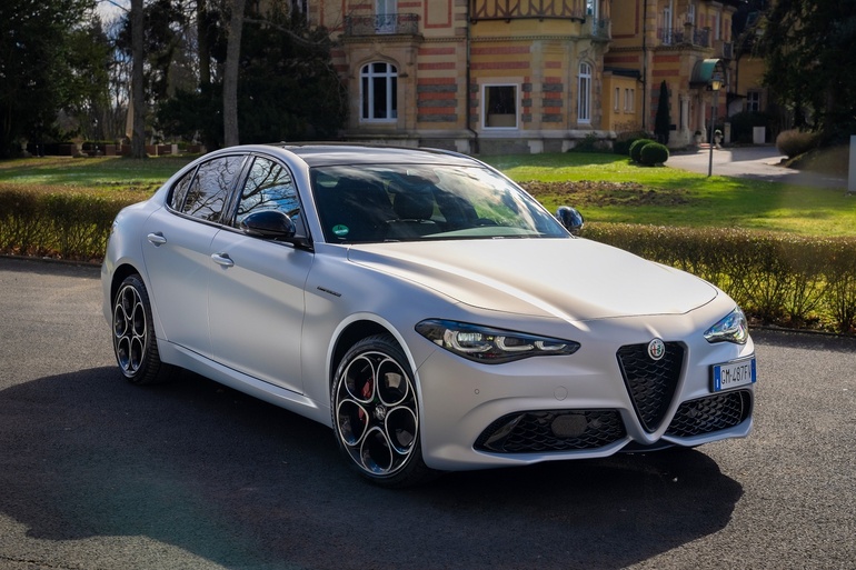 Alfa Romeo Giulia und Stelvio mit Styling- und Technik Update