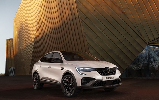 Renault Arkana mit neuem Logo und sportlichem Outfit