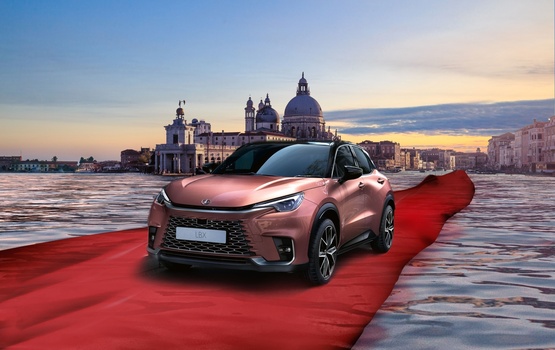 Lexus LBX übernimmt Hauptrolle bei Biennale