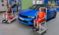 Opel feiert 50 Jahre Sicherheitsgurt