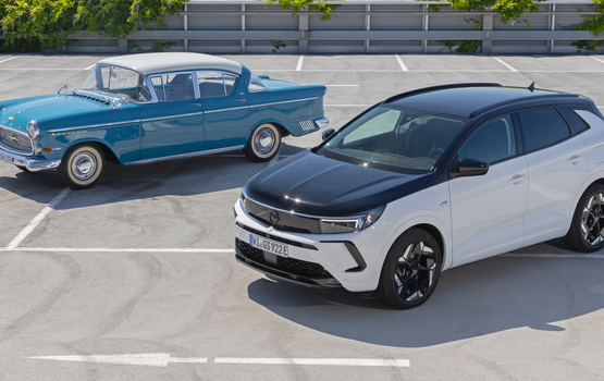 Opel zwischen Kapitän und Grandland in Schwetzingen