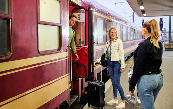 Reiseveranstalter TUI setzt auf die Schiene