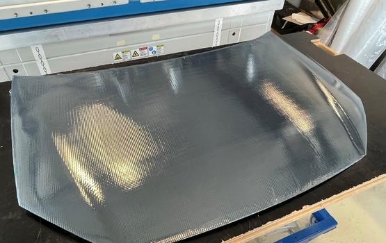 IAA Mobility: Solar-Folie für mehr E-Auto-Reichweite