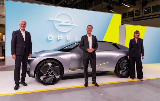 IAA Mobility: Opel Experimental feiert Weltpremiere