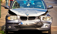 Unfallschaden selbst zahlen und Geld sparen