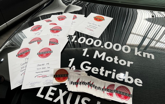 Die Toyota Collection feiert Kilometer-Könige