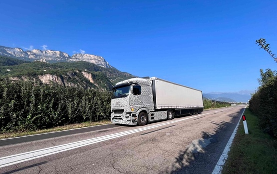 Prototyp des eActros 600 elektrisiert
