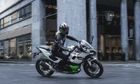 Kawasaki Ninja 7 Hybrid: Bike mit der Kraft zweier Herzen