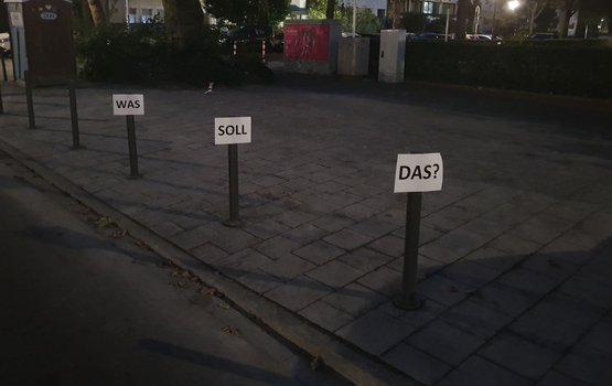 Verwunderung über Sperrung von Parkraum