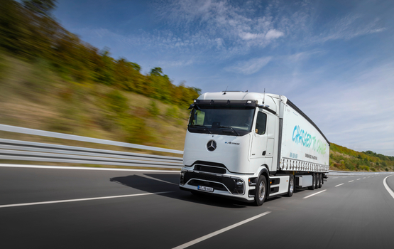 Mercedes enthüllt elektrischen Fernverkehr-Lkw