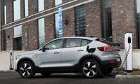 Volvo erleichtert Laden an öffentlichen Stationen