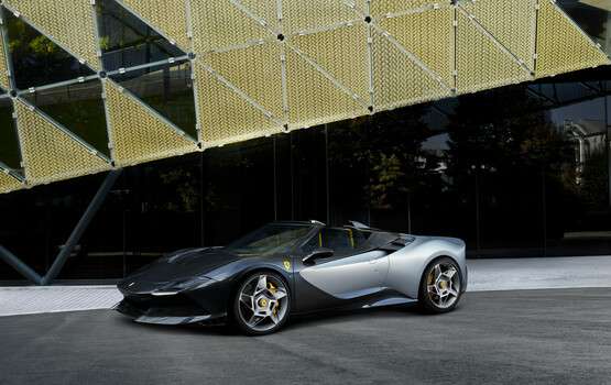 Reinrassiger Roadster Ferrari SP-8
