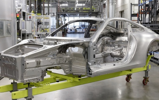 Porsche baut ab 2026 verstärkt mit grünem Stahl