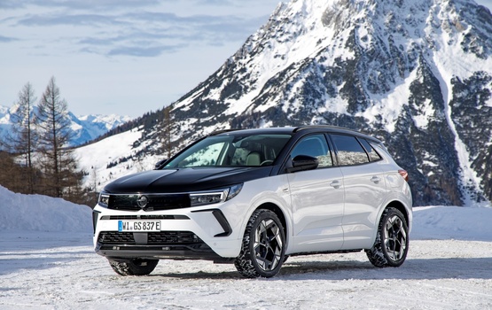 Mit den Opel GSe-Modellen in den Winterurlaub