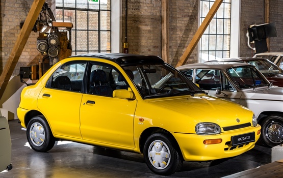 Mazda 121: Ei im Gummibärchenlook