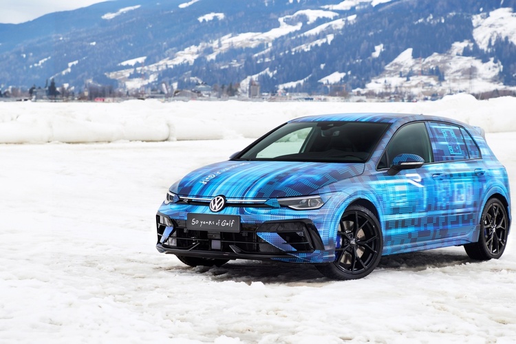 Ice Race in Zell am See: VW Golf 8 Update in Aktion