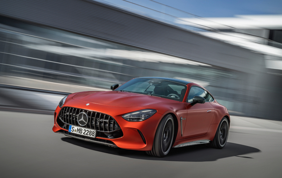 Mercedes-AMG GT 63 S E Performance Coupe spurtet an