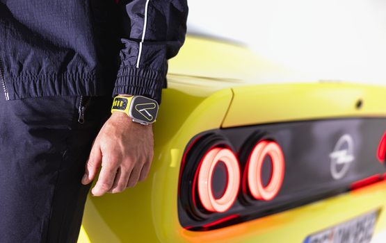 Apple-Uhr im Manta-Stil