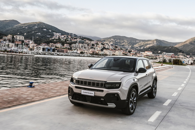 Mehr Stellantis-Modelle mit Hybridantrieben