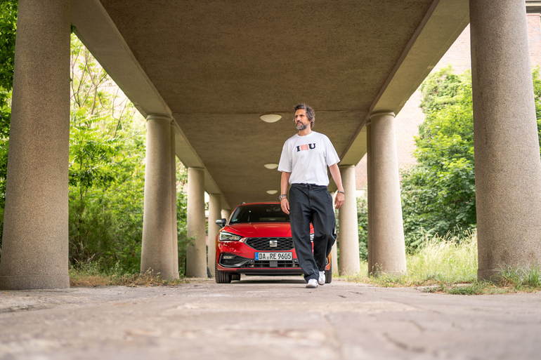 Tom Beck im Seat Leon Sportstourer FR auf Musiktour