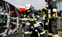 Rettungskarte im Auto hilft Feuerwehr & Co