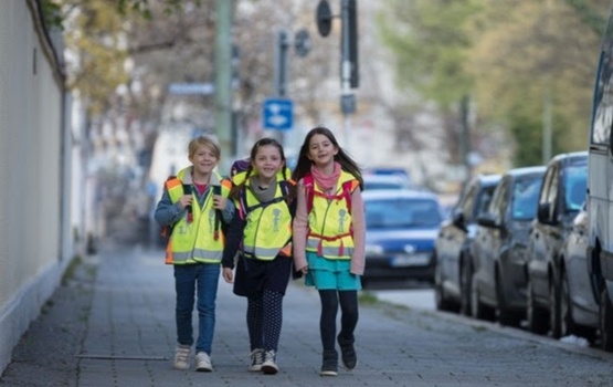 ADAC-Umfrage: Elterntaxis mehrheitlich in der Kritik