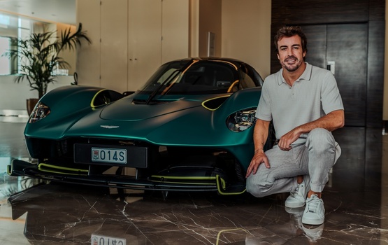 Fernando Alonso fährt Aston Martin Valkyrie