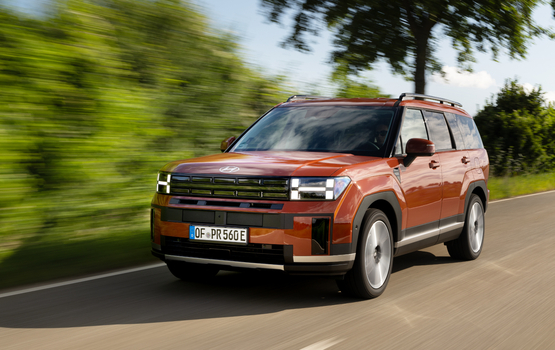 Hyundai Santa Fe geräumiger als mancher Van