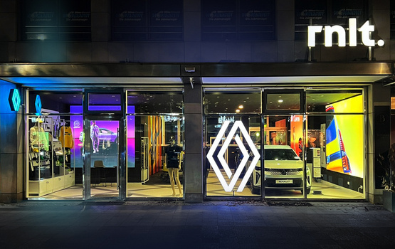Renault eröffnet erstes Markenschaufenster in Deutschland
