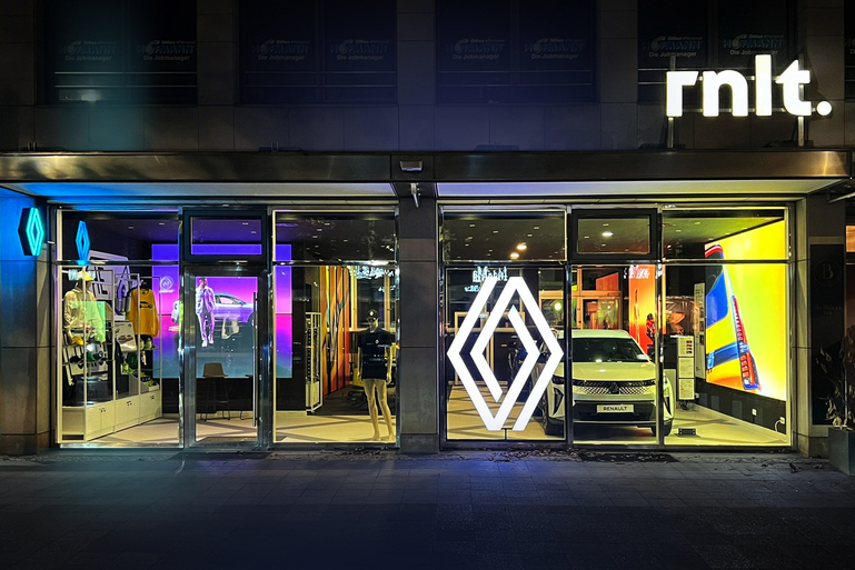 Renault eröffnet erstes Markenschaufenster in Deutschland
