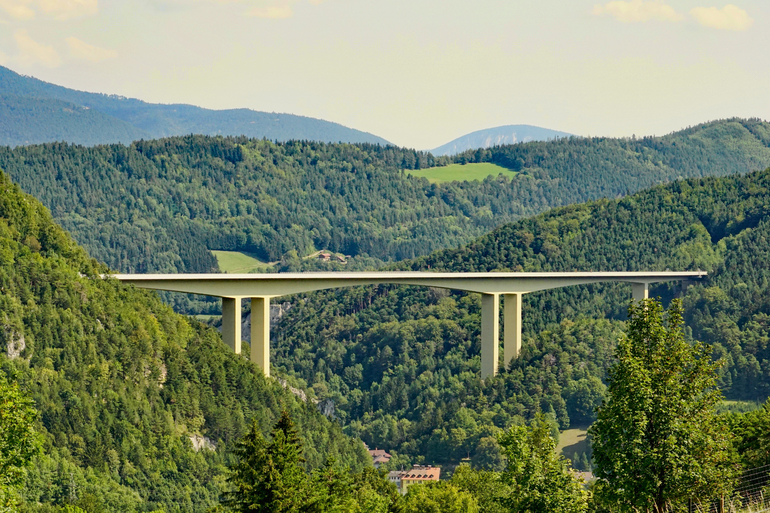 mid-Analyse: Autobahnbrücken im Investitions-Stau
