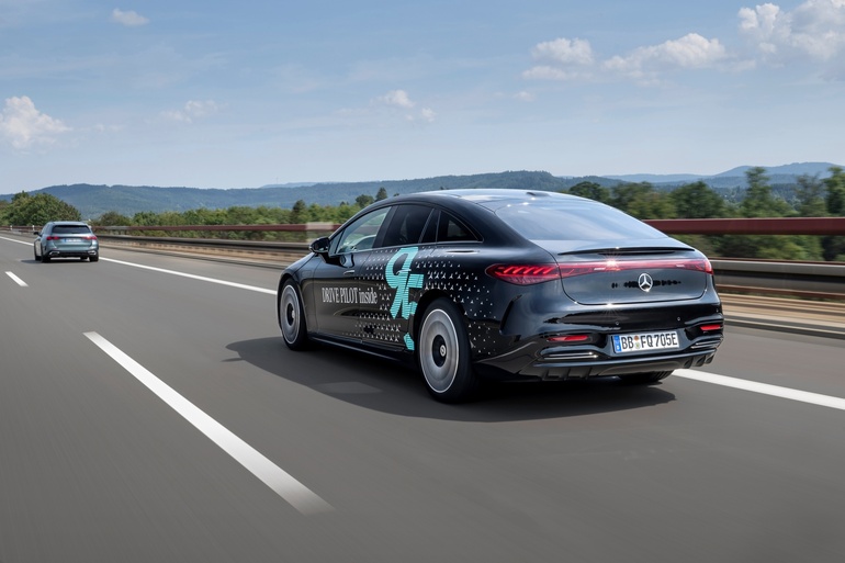 Mercedes-Benz: Automatisiert über die Autobahn auch ohne Stau
