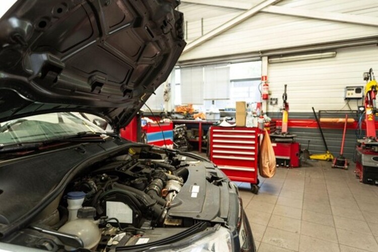 SERMI: Einheitliche Zertifizierung für den  sicheren Umgang mit Fahrzeugsystemen