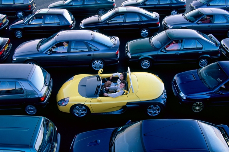 Die H-Kennzeichen-Klassiker des Jahres 2025 - Als James Bond Cabrio wagte und Biodesign cool war