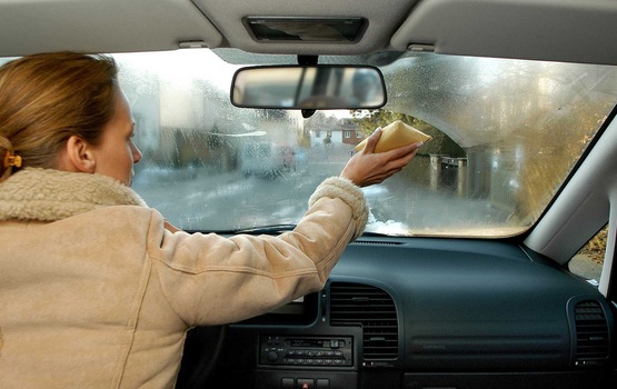 Ratgeber: Feuchtigkeit im Auto - Der Nässe keine Chance
