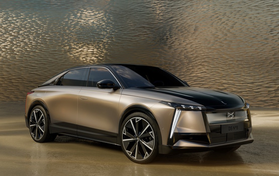 DS No8 - Nummer 8 fährt weit