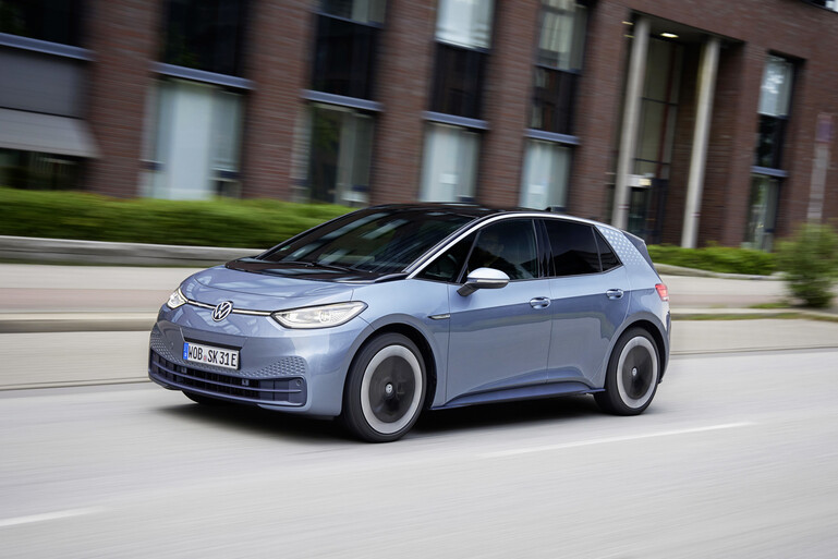 Umfrage unter E-Auto-Nutzern - Nur 1 Prozent will wieder Verbrenner