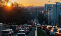 Verkehrsrecht und Tech-Plattformen machen Straßen sicherer