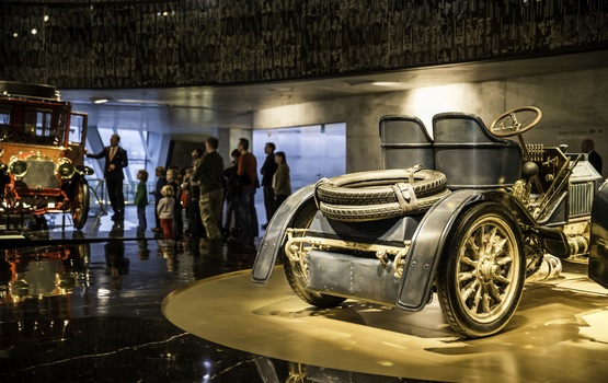 Automuseen in Deutschland  - Skulpturen aus Stahl