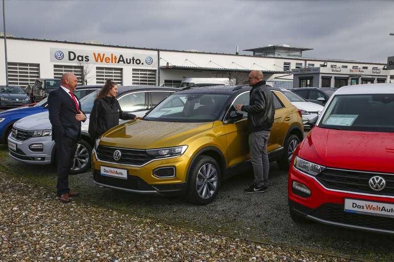 Gebrauchtwagenmarkt  - Preise zum Jahresende stabil 