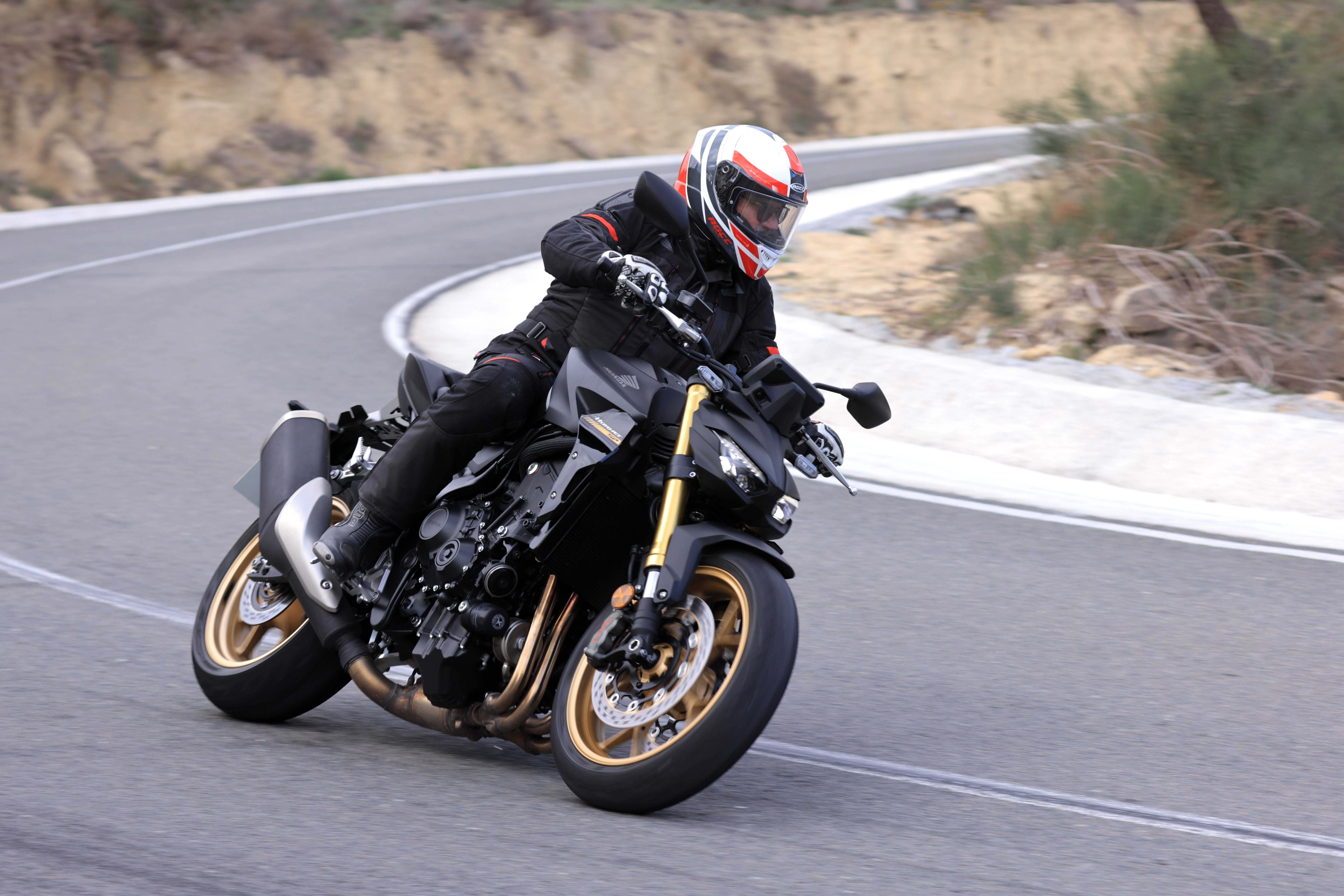 Fahrbericht: Honda CB1000 Hornet  - Schwarmkönigin 