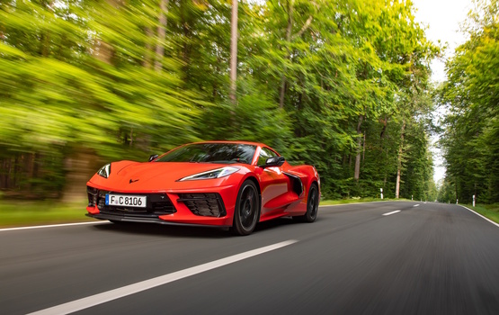 Test: Corvette C8 Stingray  - Wie ein Hypercar mit Manieren 