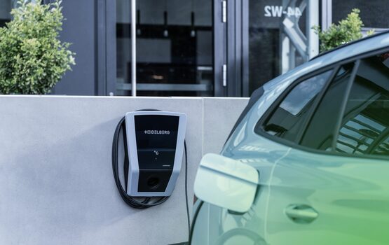 Auto-Kaufpläne  - Deutsche E-Auto-Skepsis gewachsen 