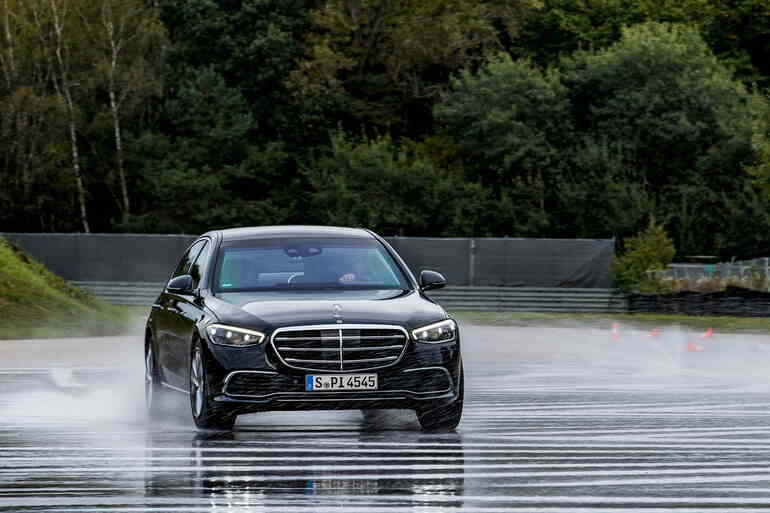 Tipp: Tempolimit bei Nässe   - Feucht reicht nicht  