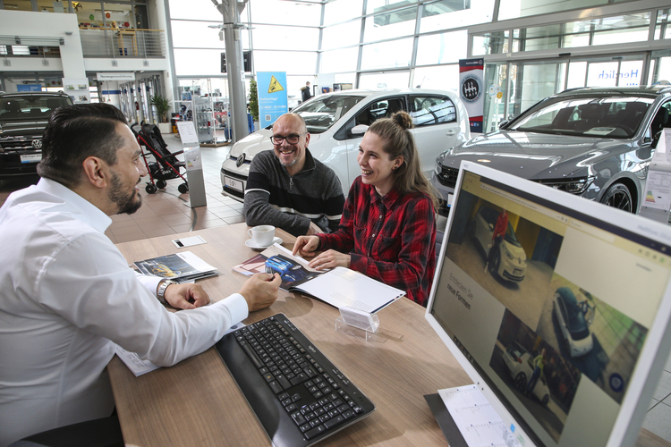 DAT Report 2025 - E-Autos aus Vorbesitz unbeliebt