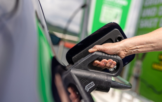 Lidl und Kaufland senken Fahrstrompreise  - HPC-Laden für 47 Cent