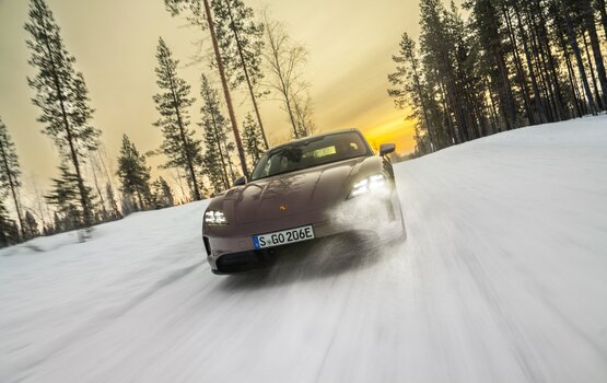 Fahrbericht: Porsche Taycan 4  - Grip gegen Geld 